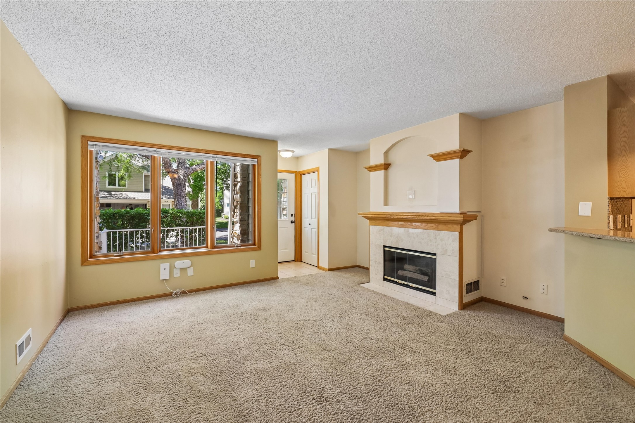 811 Burr Oaks Drive 1102 Property Photo 19