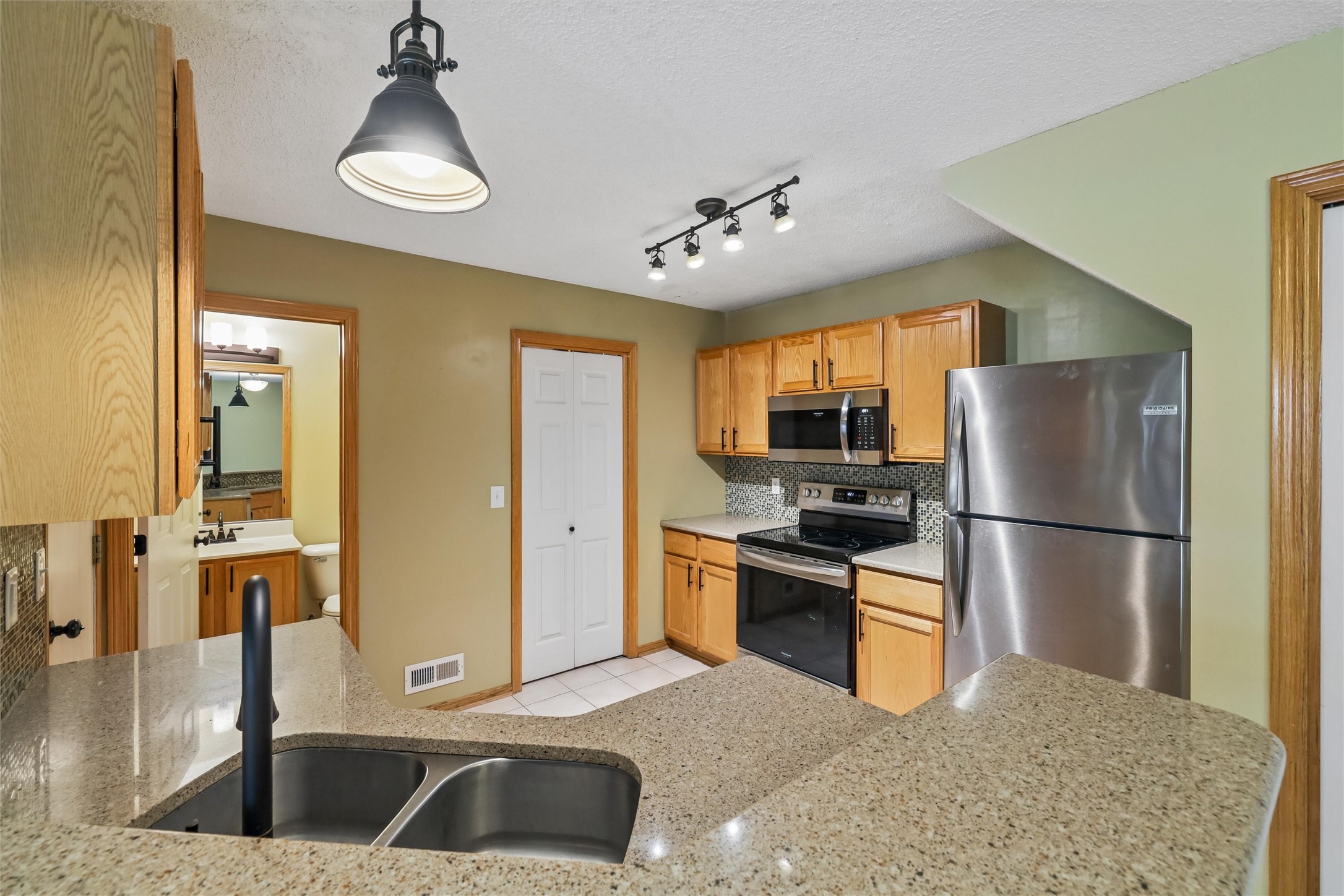 811 Burr Oaks Drive 1102 Property Photo 23