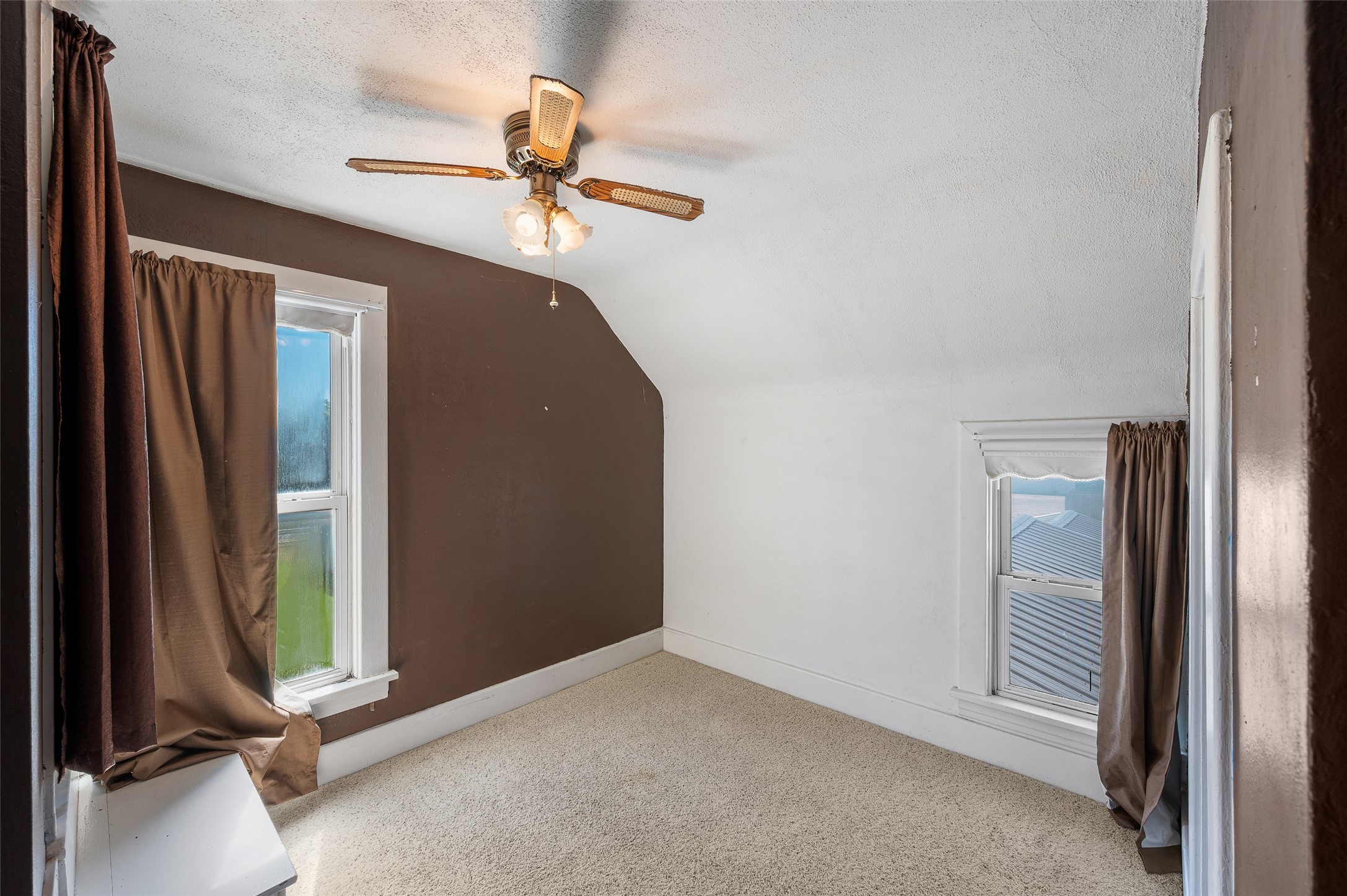 240 Park Street Property Photo 13