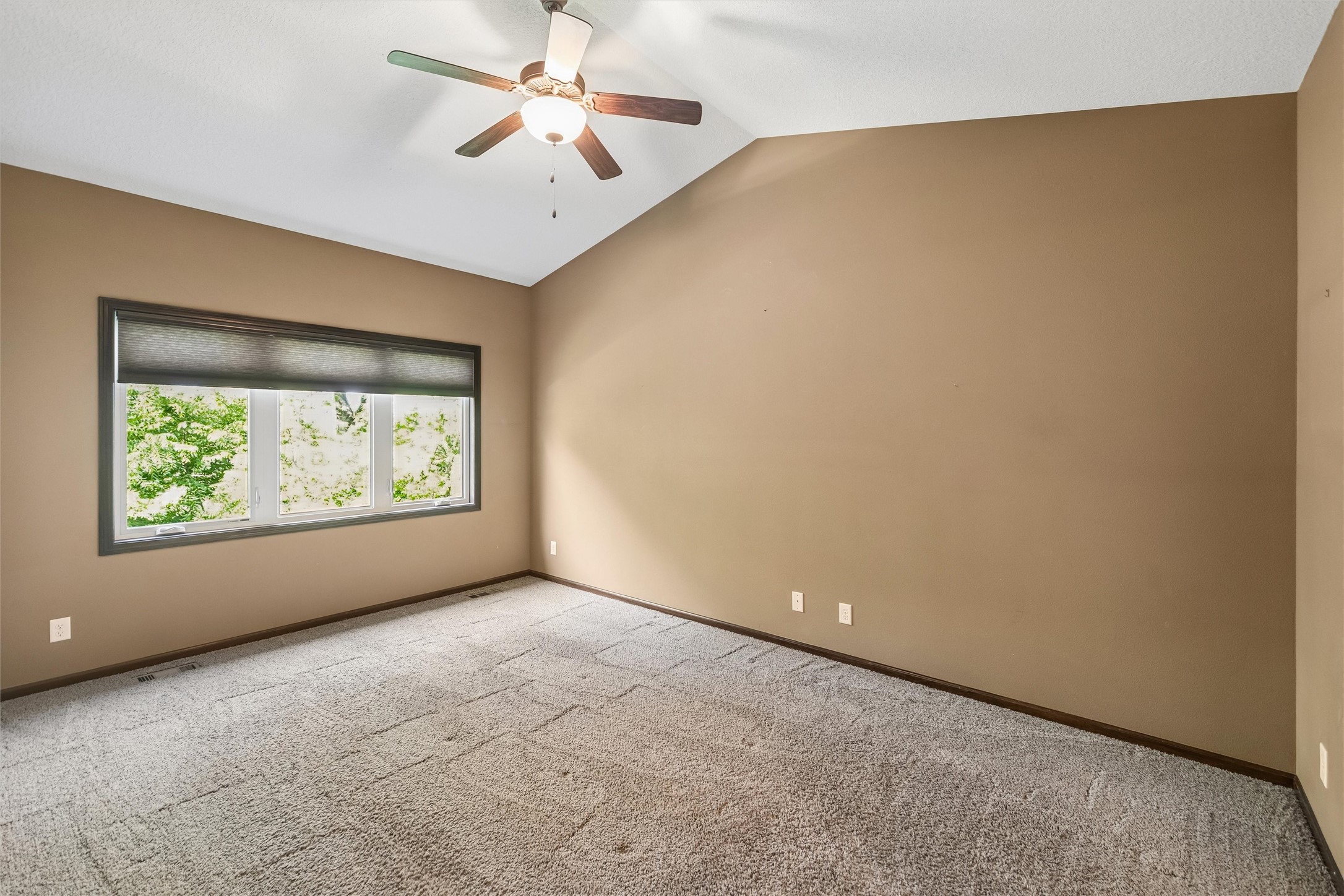1458 Ne Falstaff Lane Property Photo 8