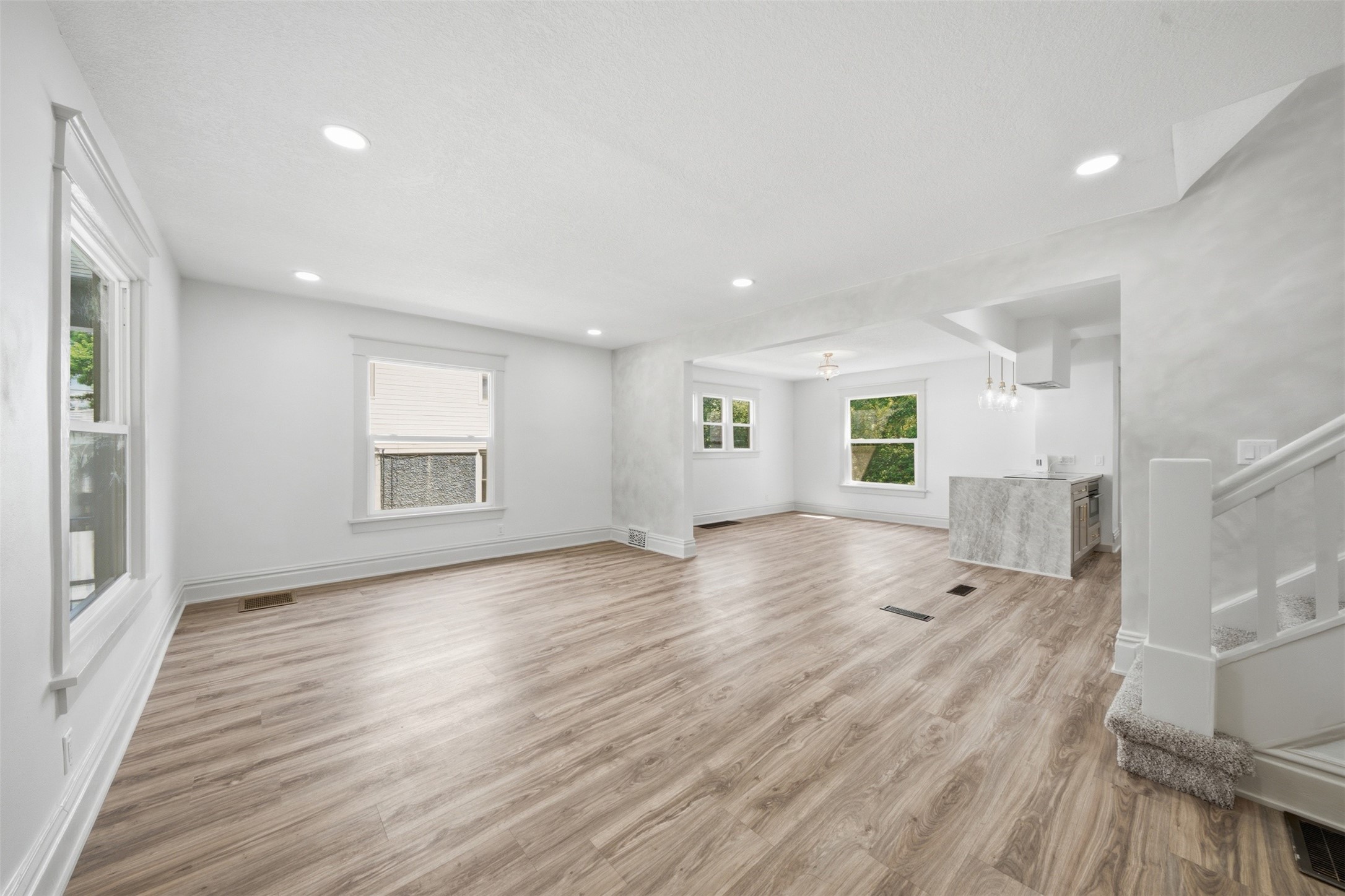 2506 High Street Property Photo 6