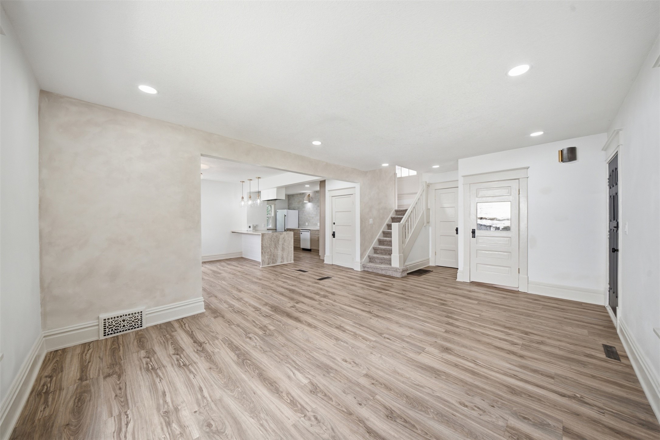 2506 High Street Property Photo 10