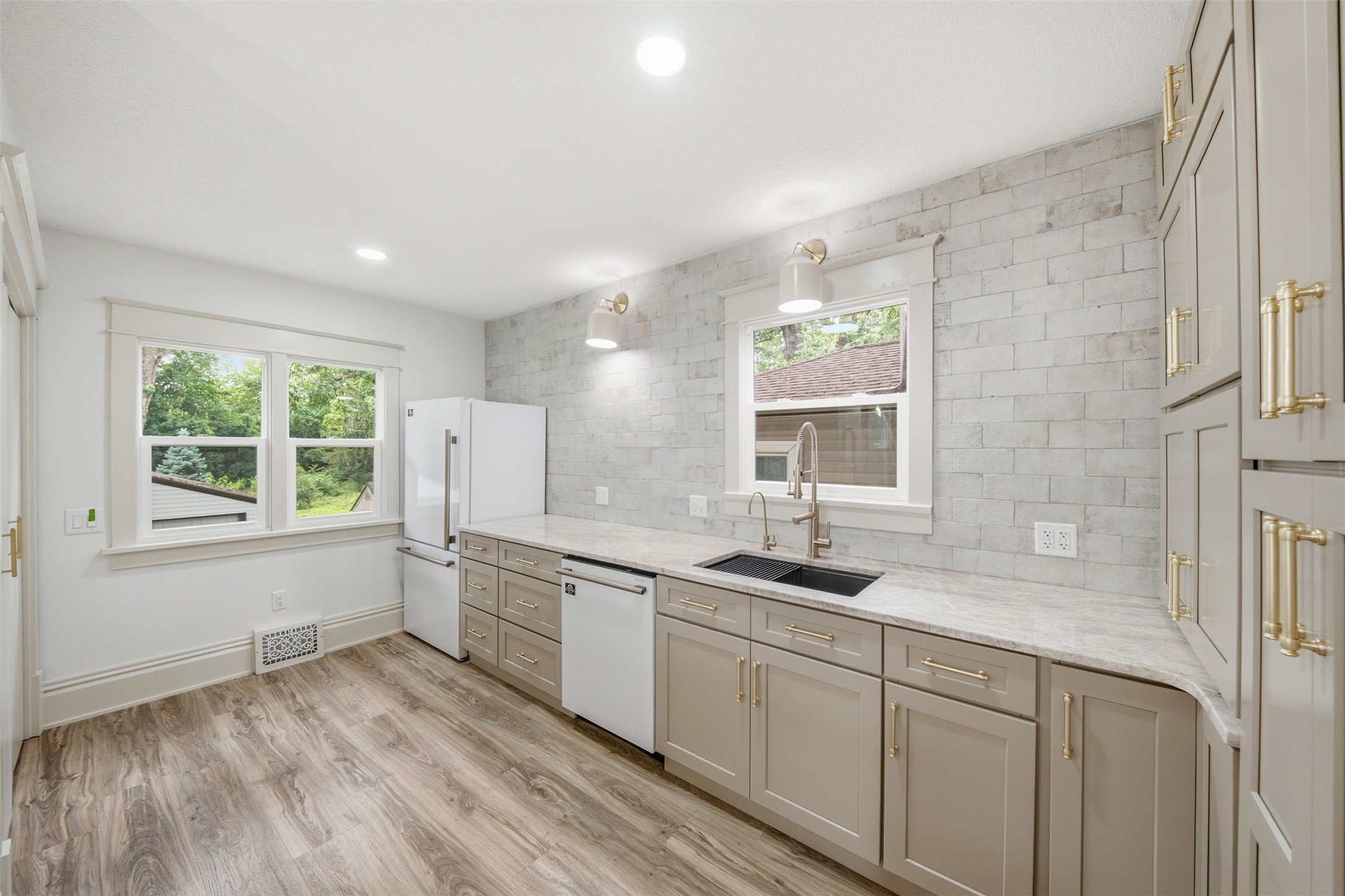 2506 High Street Property Photo 12