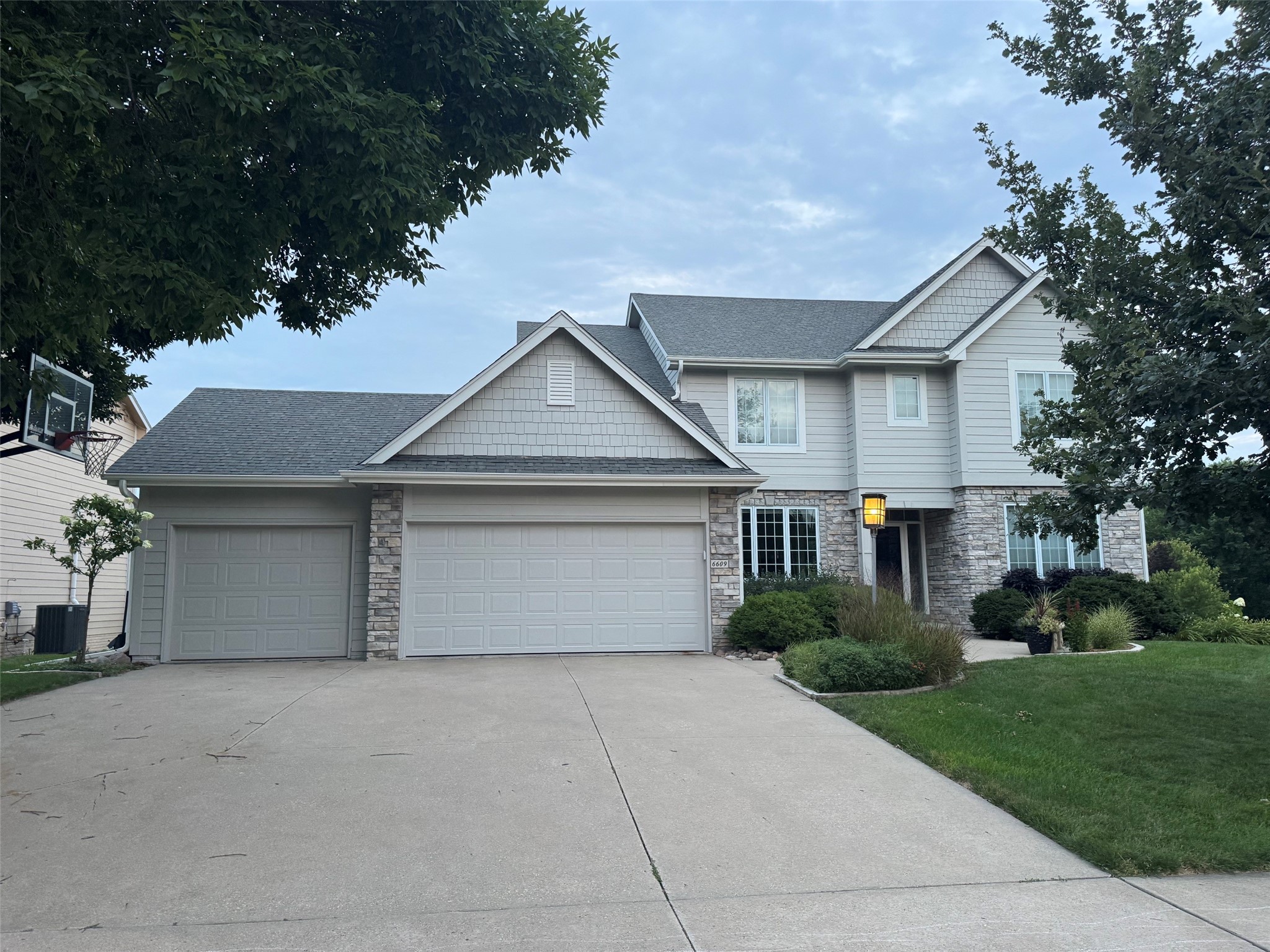 6609 Hampton Court Property Photo 3