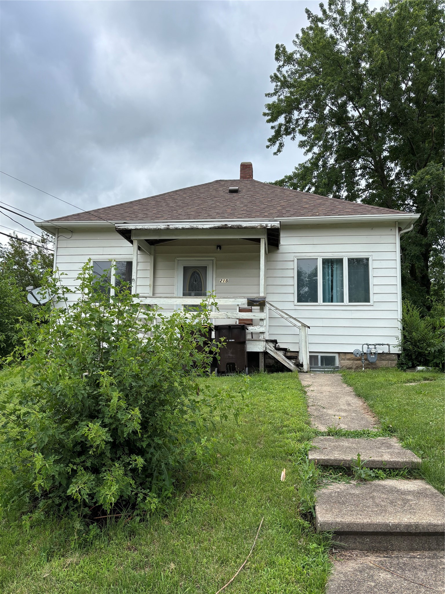 215 W Clay Street Property Photo 1