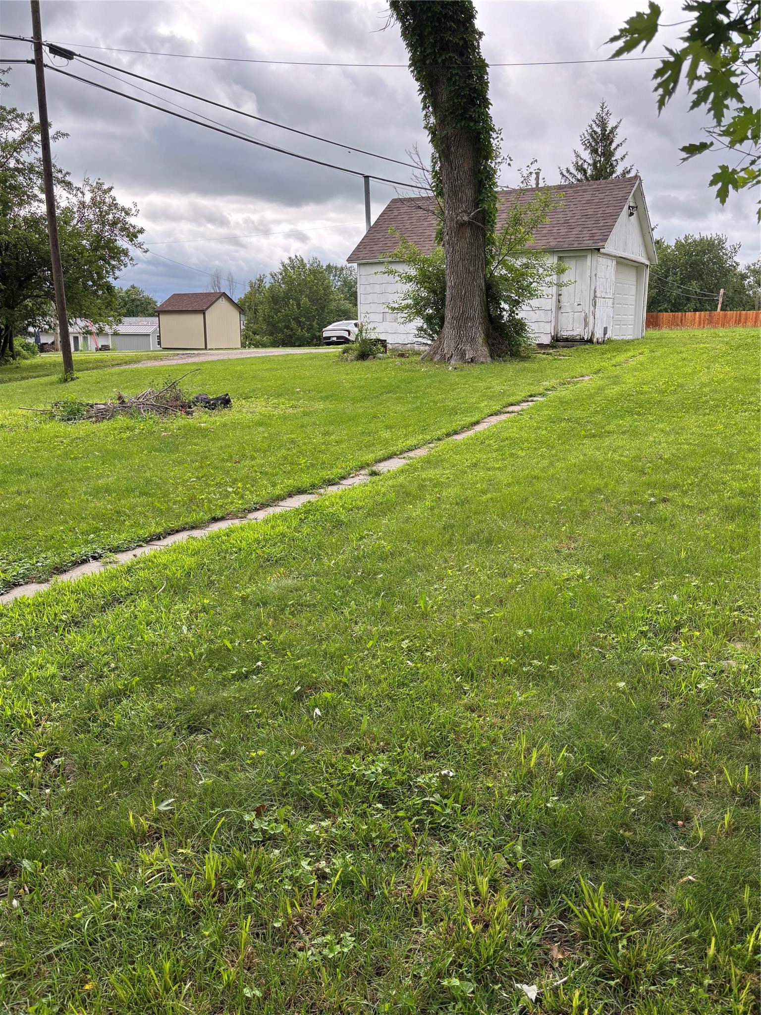 215 W Clay Street Property Photo 8