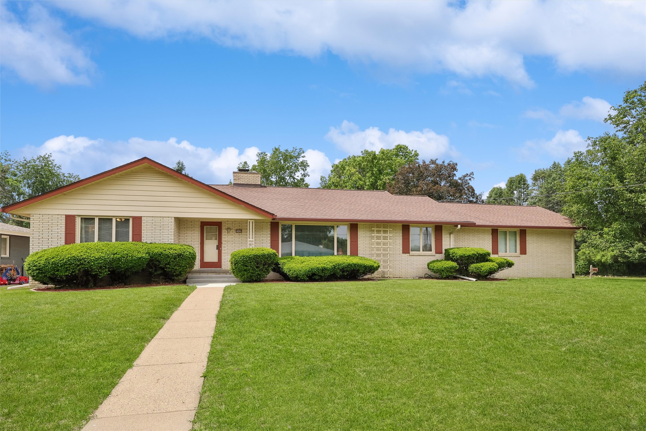 2924 Patricia Drive Property Photo 1