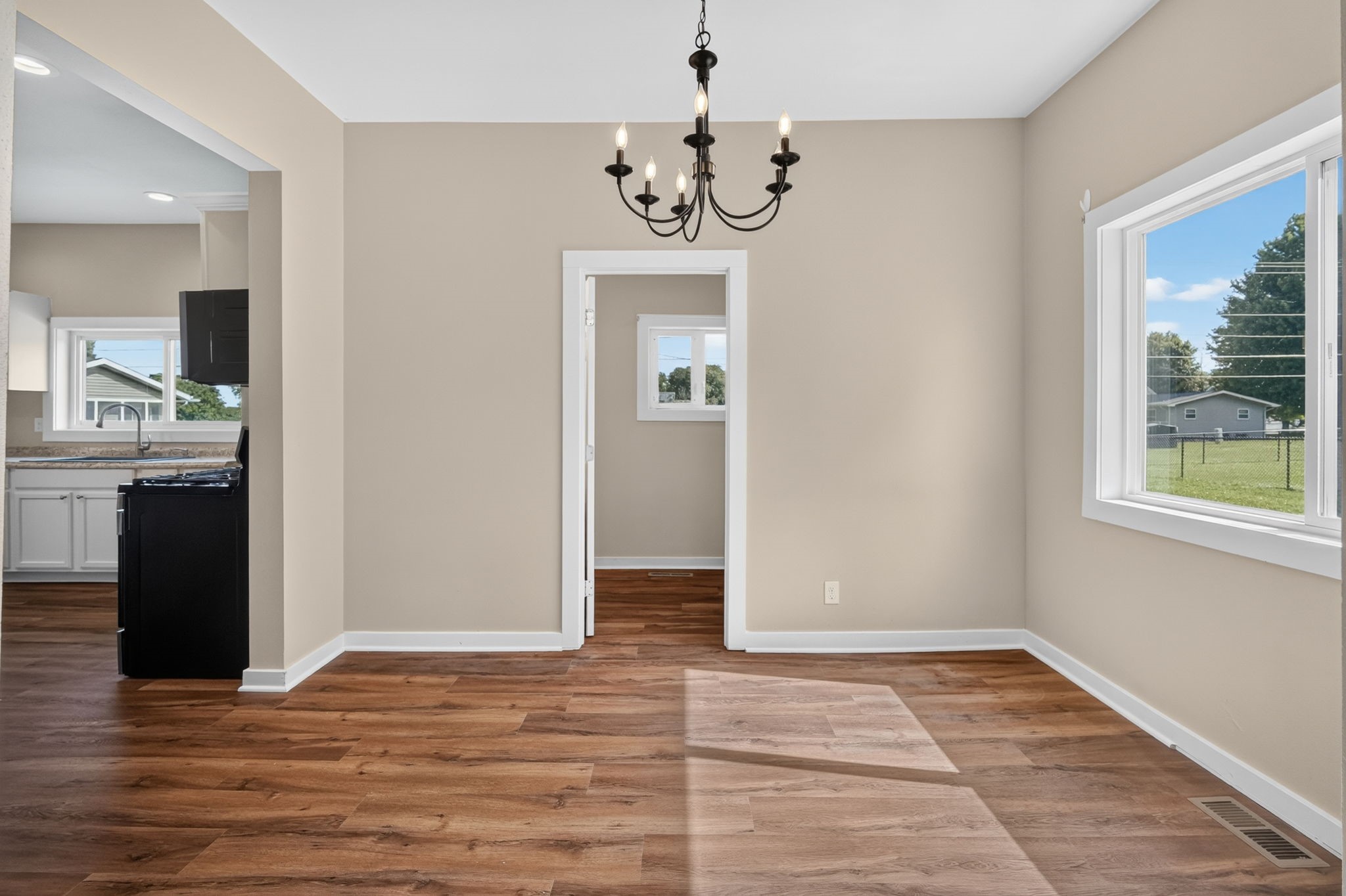 1215 W 3rd Street Property Photo 5