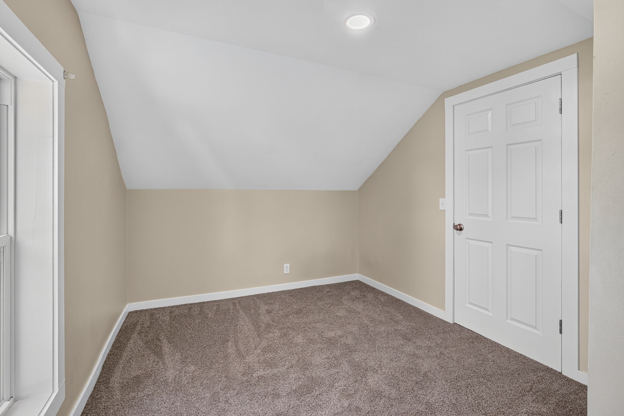1215 W 3rd Street Property Photo 17