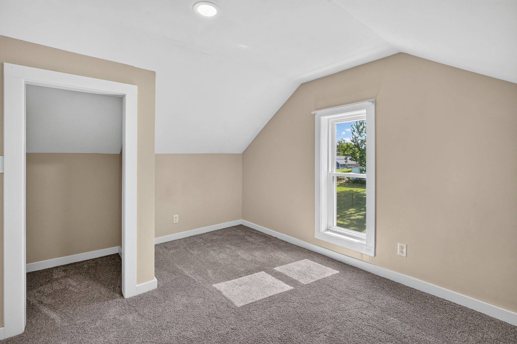 1215 W 3rd Street Property Photo 18