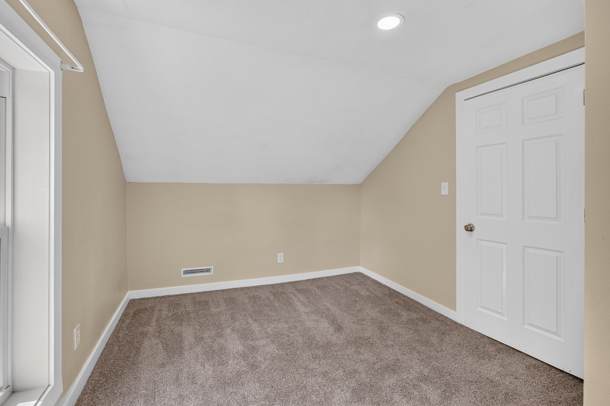 1215 W 3rd Street Property Photo 19