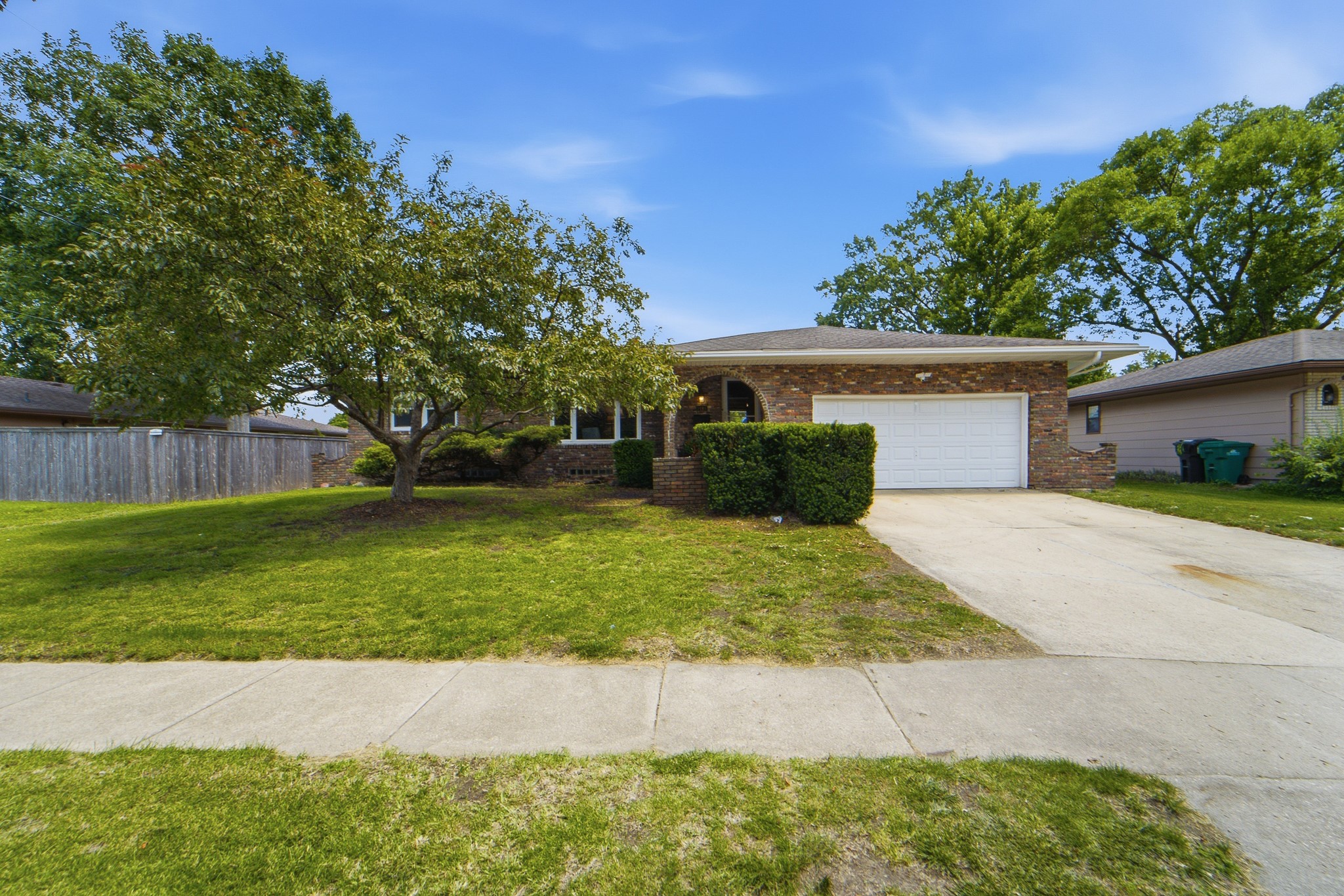 1105 Se Cortina Drive Property Photo 1