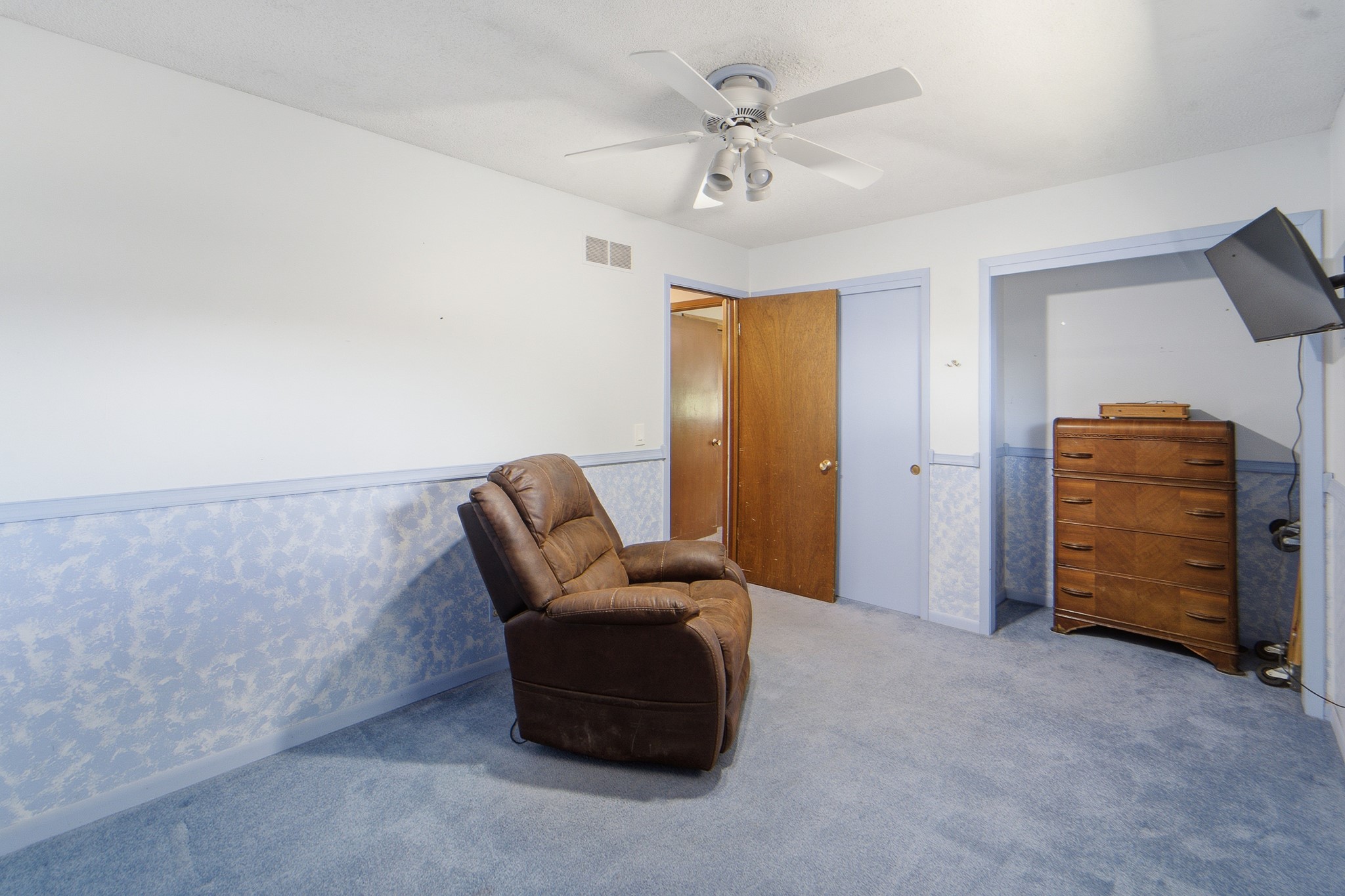 1105 Se Cortina Drive Property Photo 8
