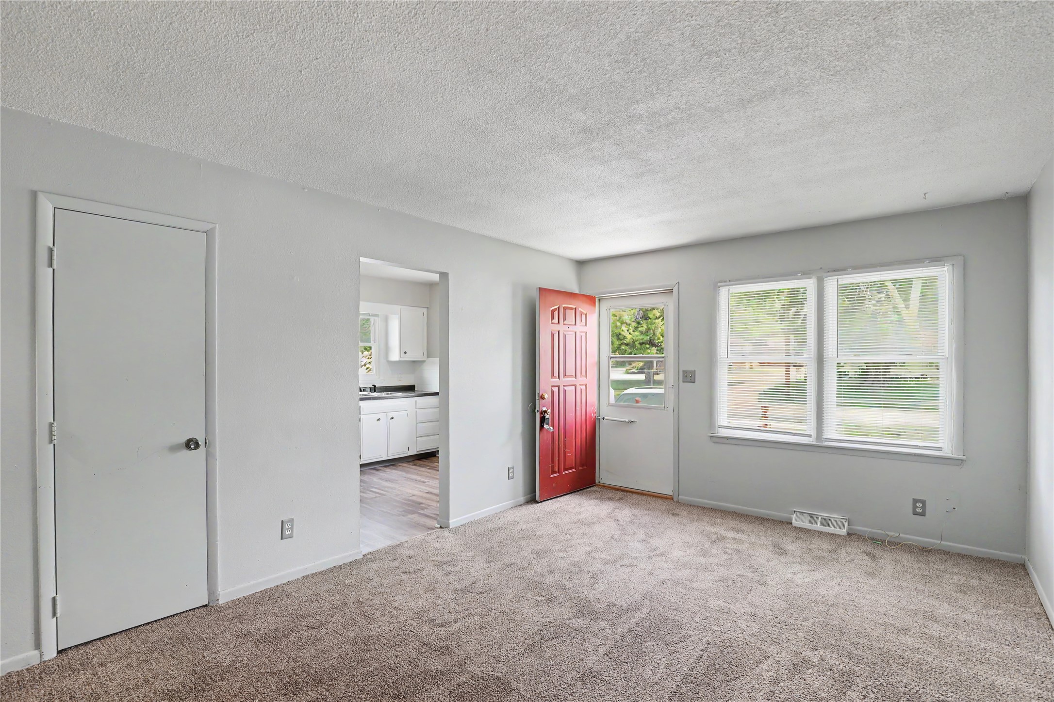 3310 Se 5th Street Property Photo 5