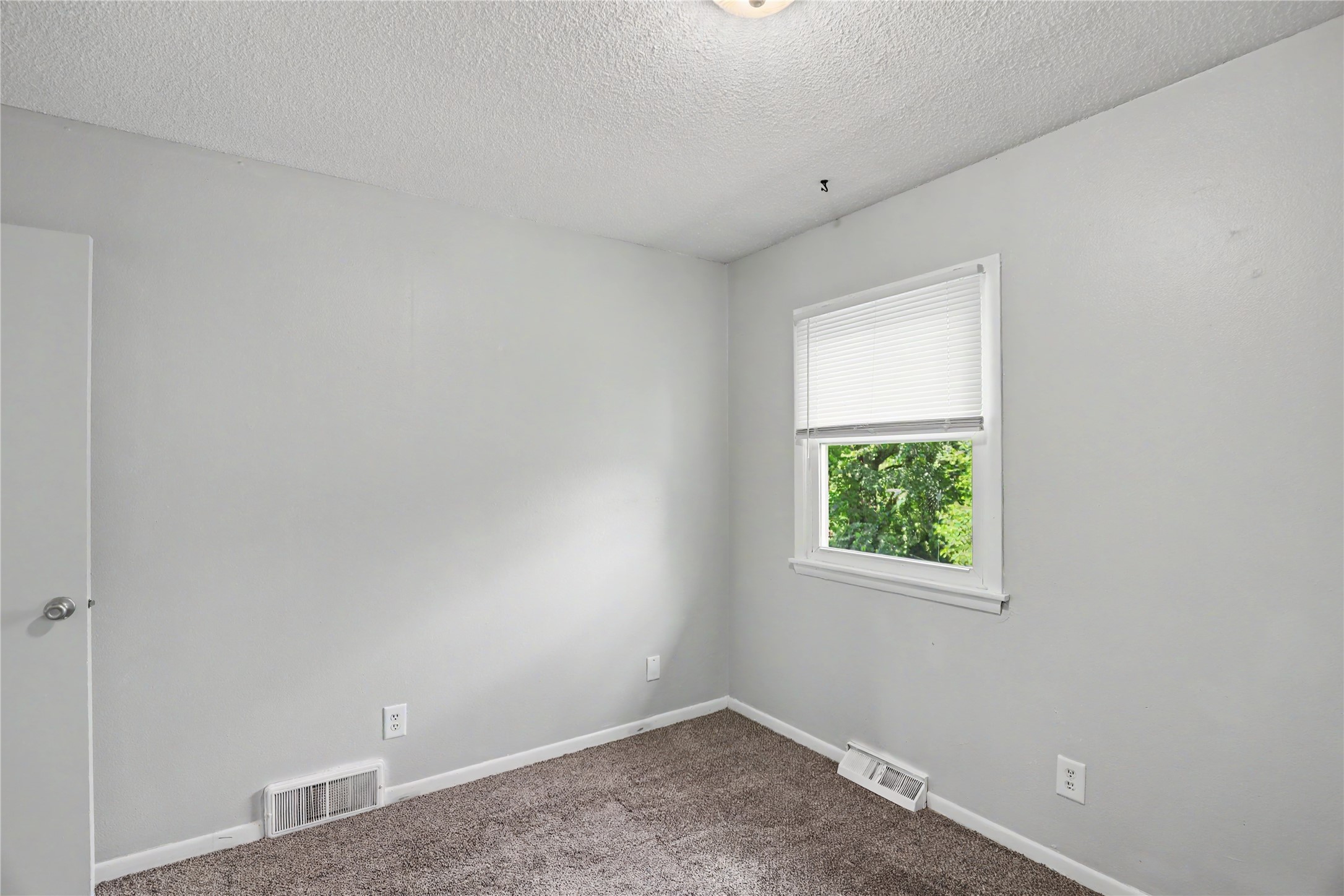 3310 Se 5th Street Property Photo 9