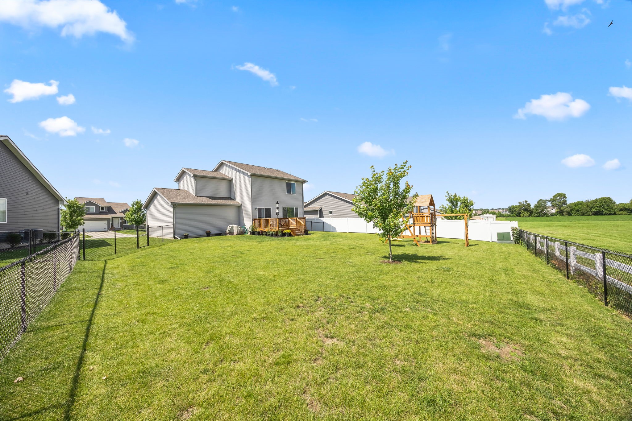 2428 Sunview Drive Property Photo 27