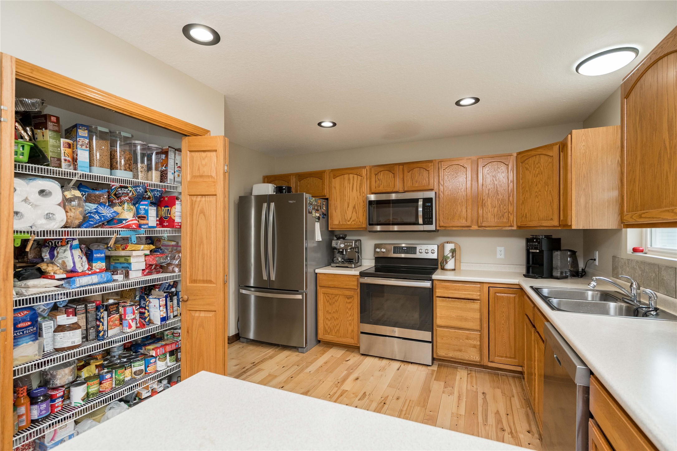 909 Se 5th Street Property Photo 4