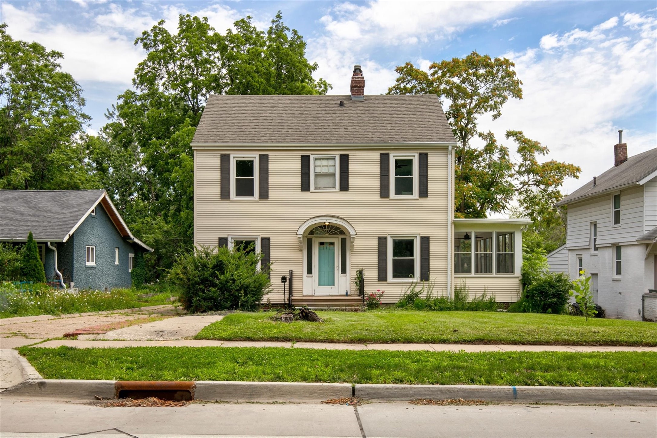 707 35th Street Property Photo 1