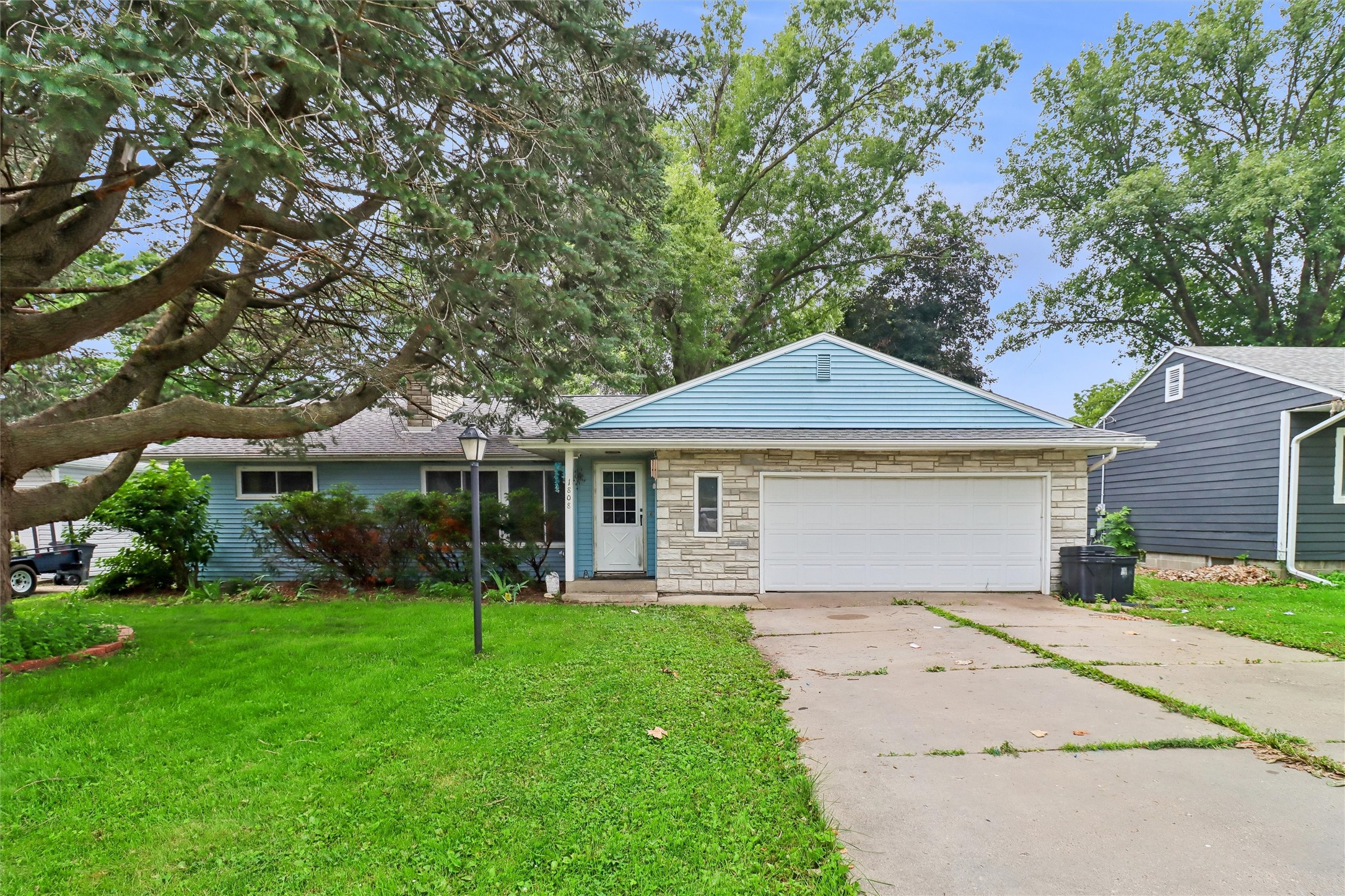 1808 W State Street Property Photo 2