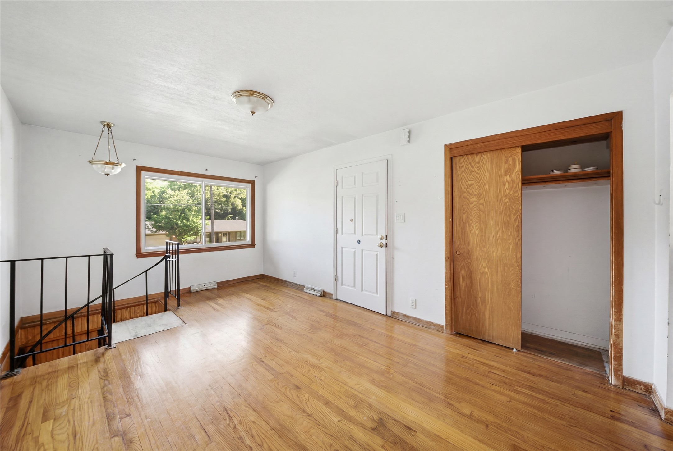 2806 Aurora Avenue Property Photo 4