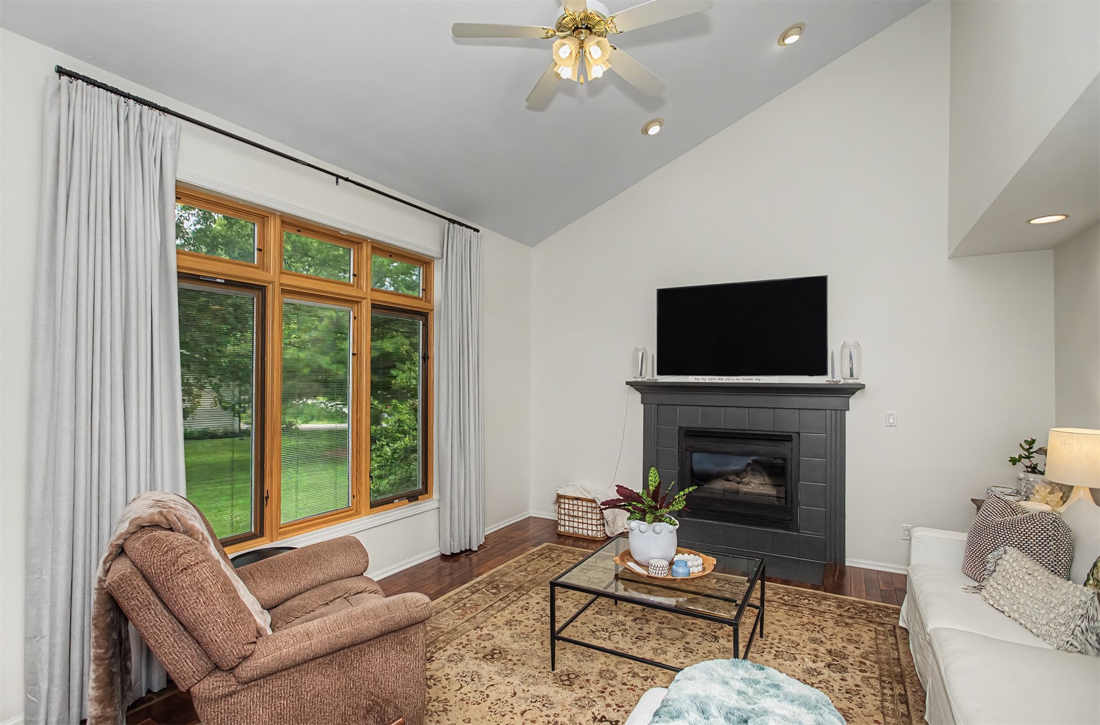 3020 Redbud Circle Property Photo 7