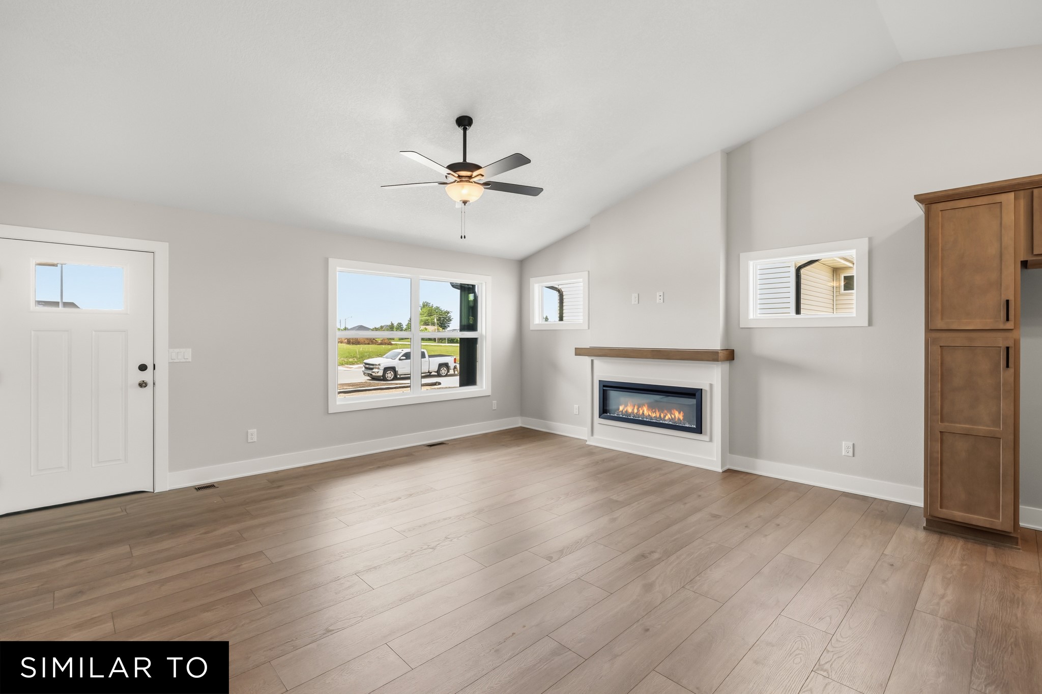 1904 E Clinton Place Property Photo 2