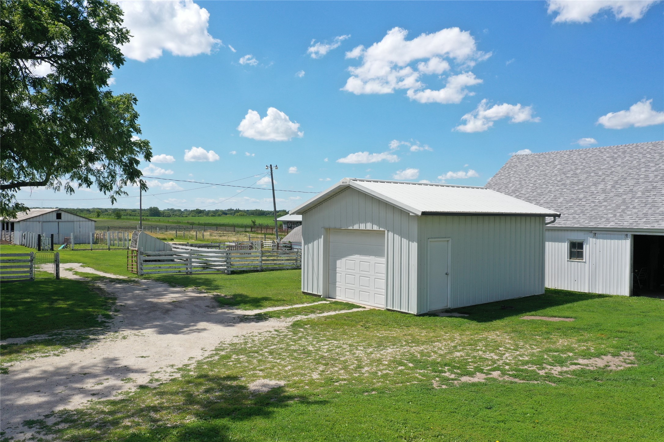 17525 Old Highway 6 Highway Property Photo 6