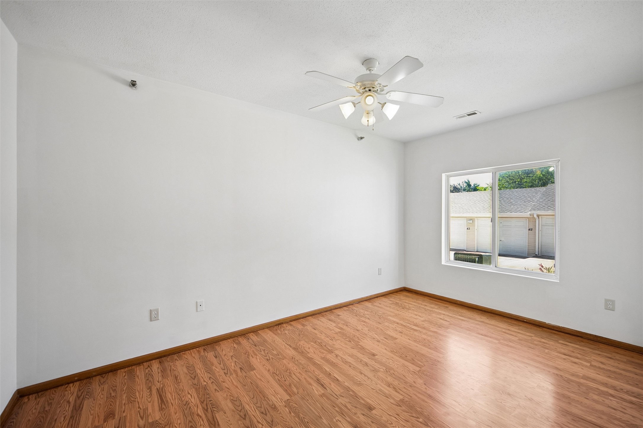 2323 E Porter Avenue 38 Property Photo 11