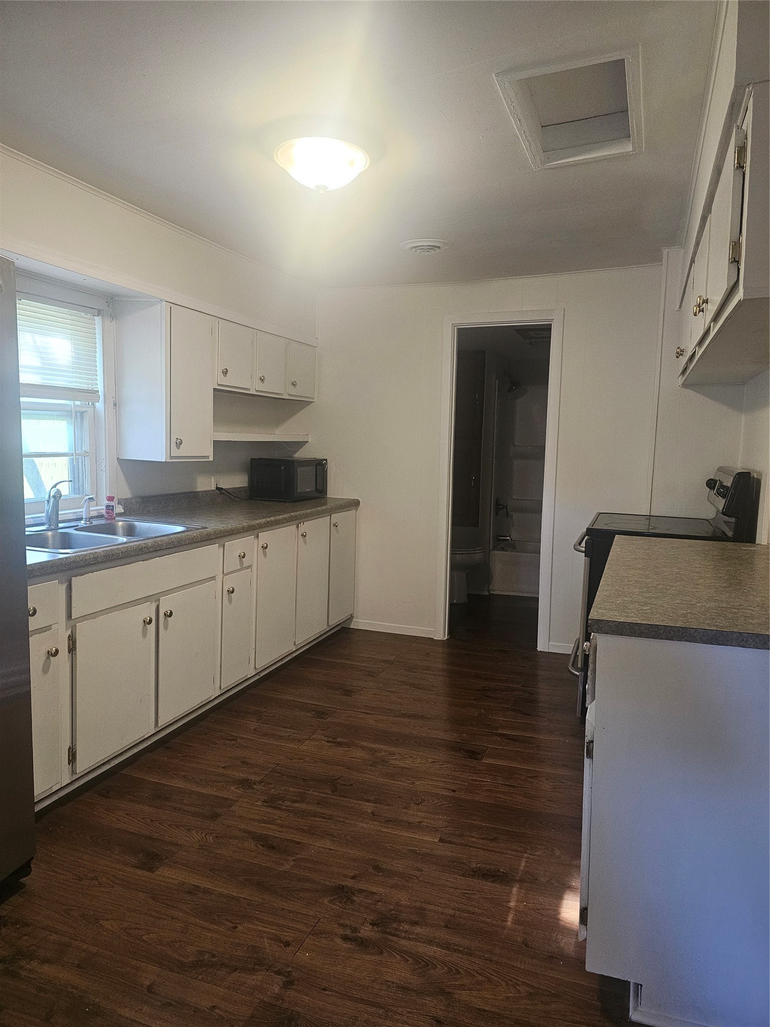 513 3rd Street Property Photo 8