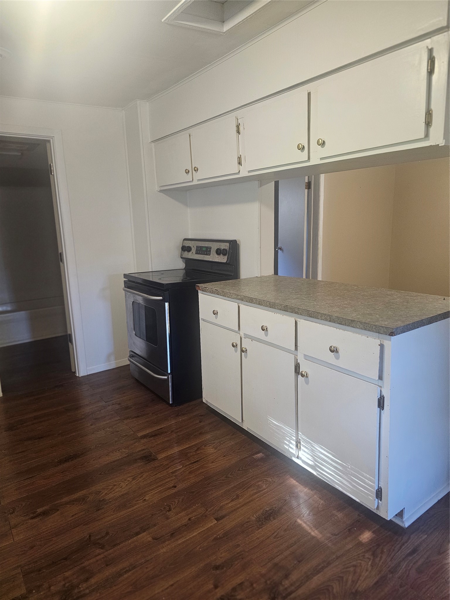 513 3rd Street Property Photo 9