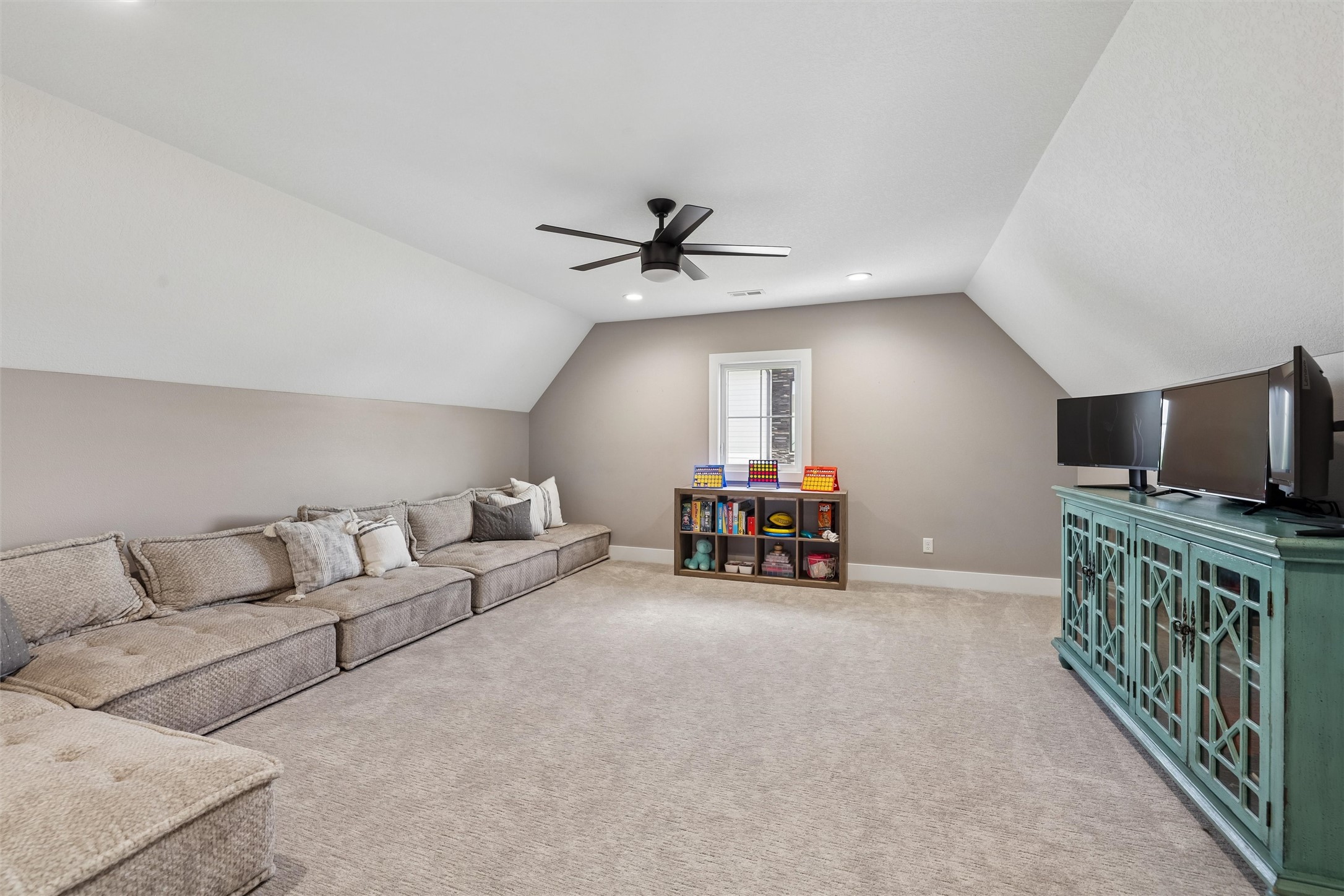 17448 Aurora Drive Property Photo 21