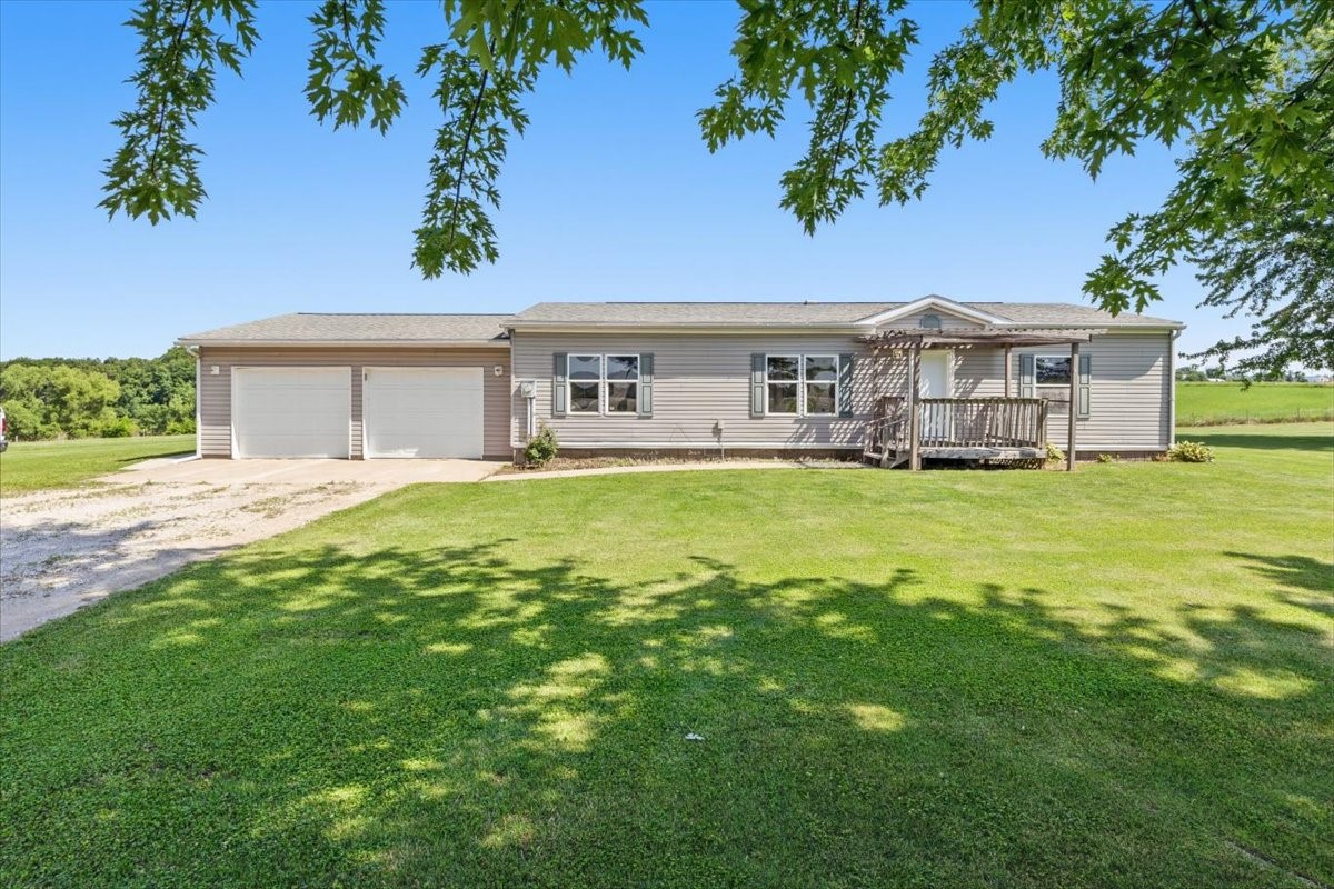 1195 Forest Home Road Property Photo 3