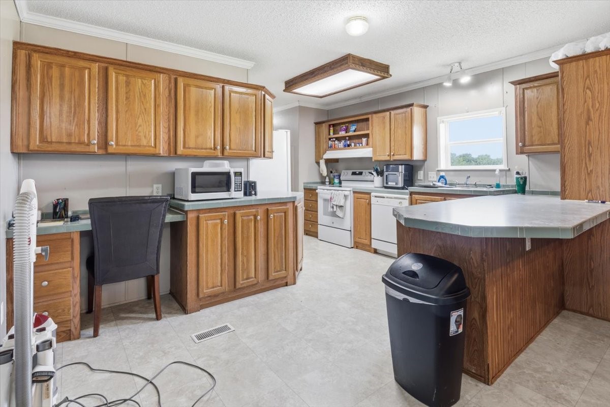1195 Forest Home Road Property Photo 11