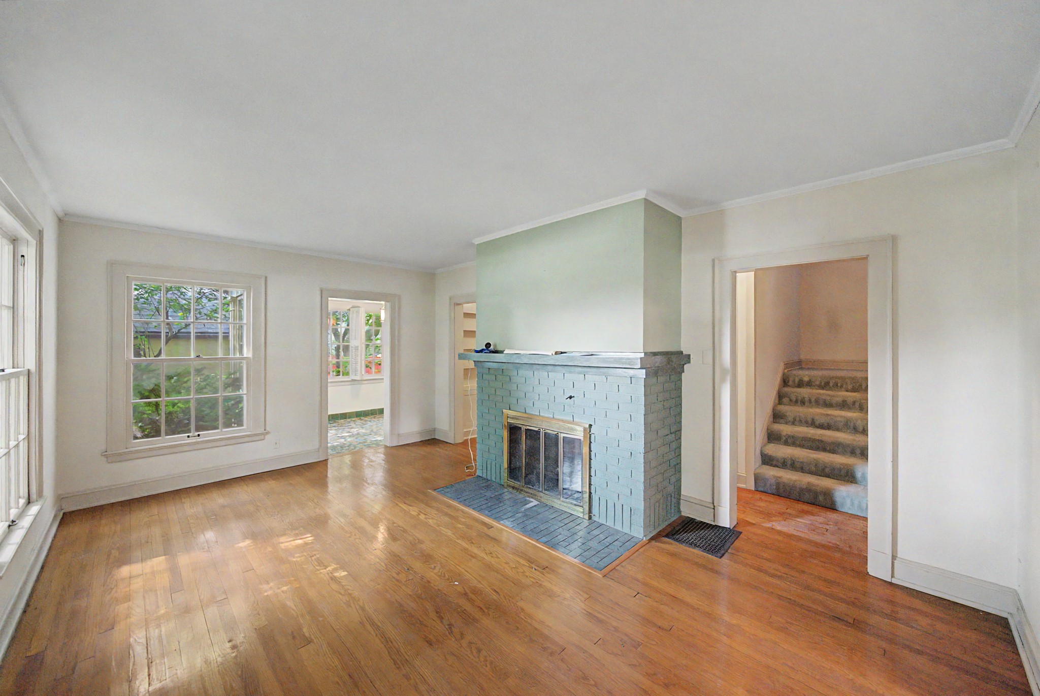 725 W 9th Street S Property Photo 9