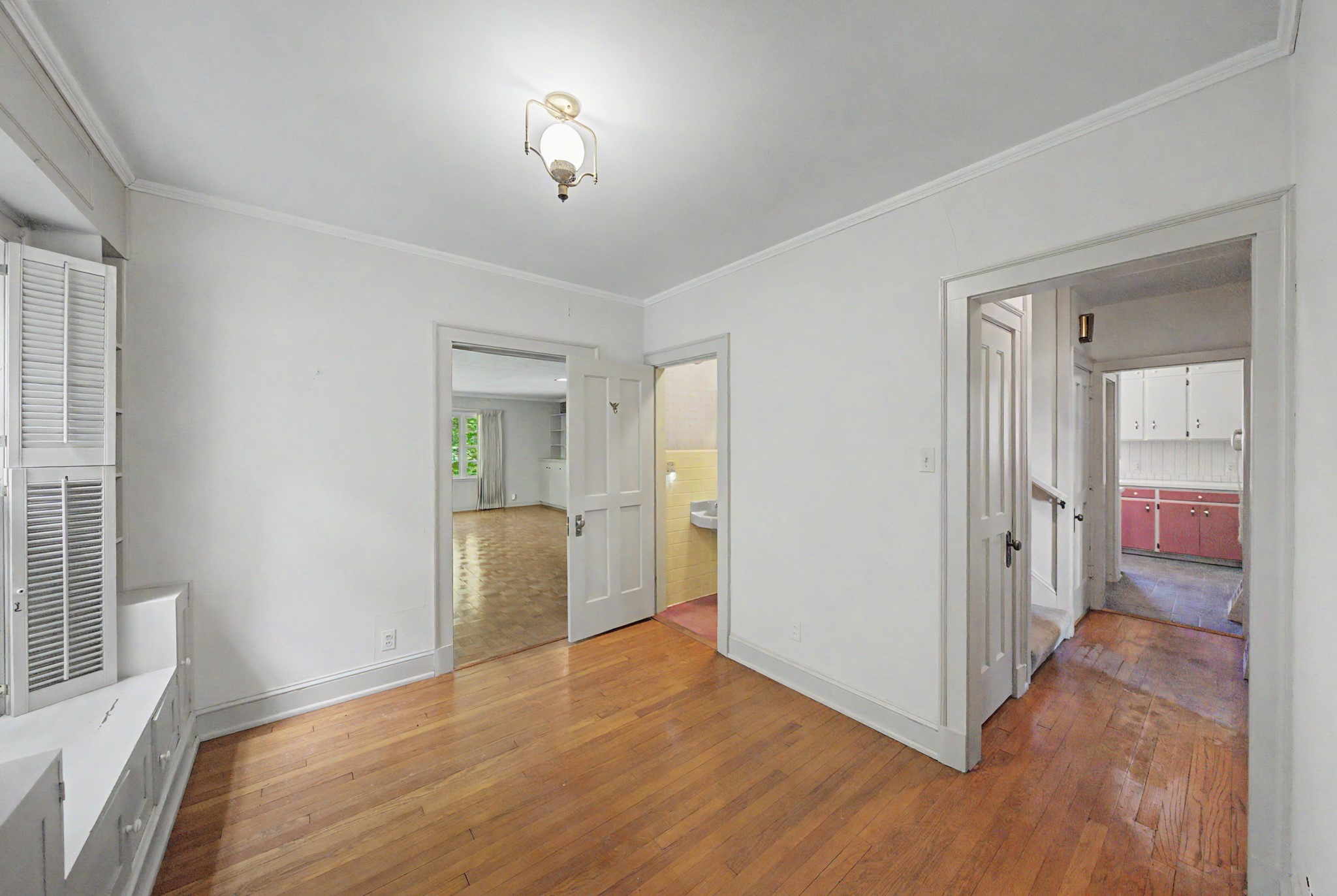 725 W 9th Street S Property Photo 13