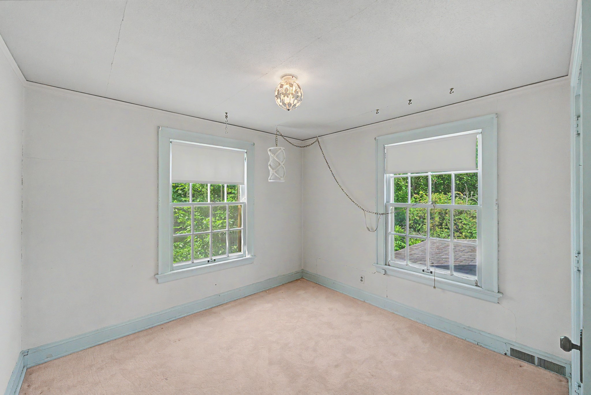 725 W 9th Street S Property Photo 18