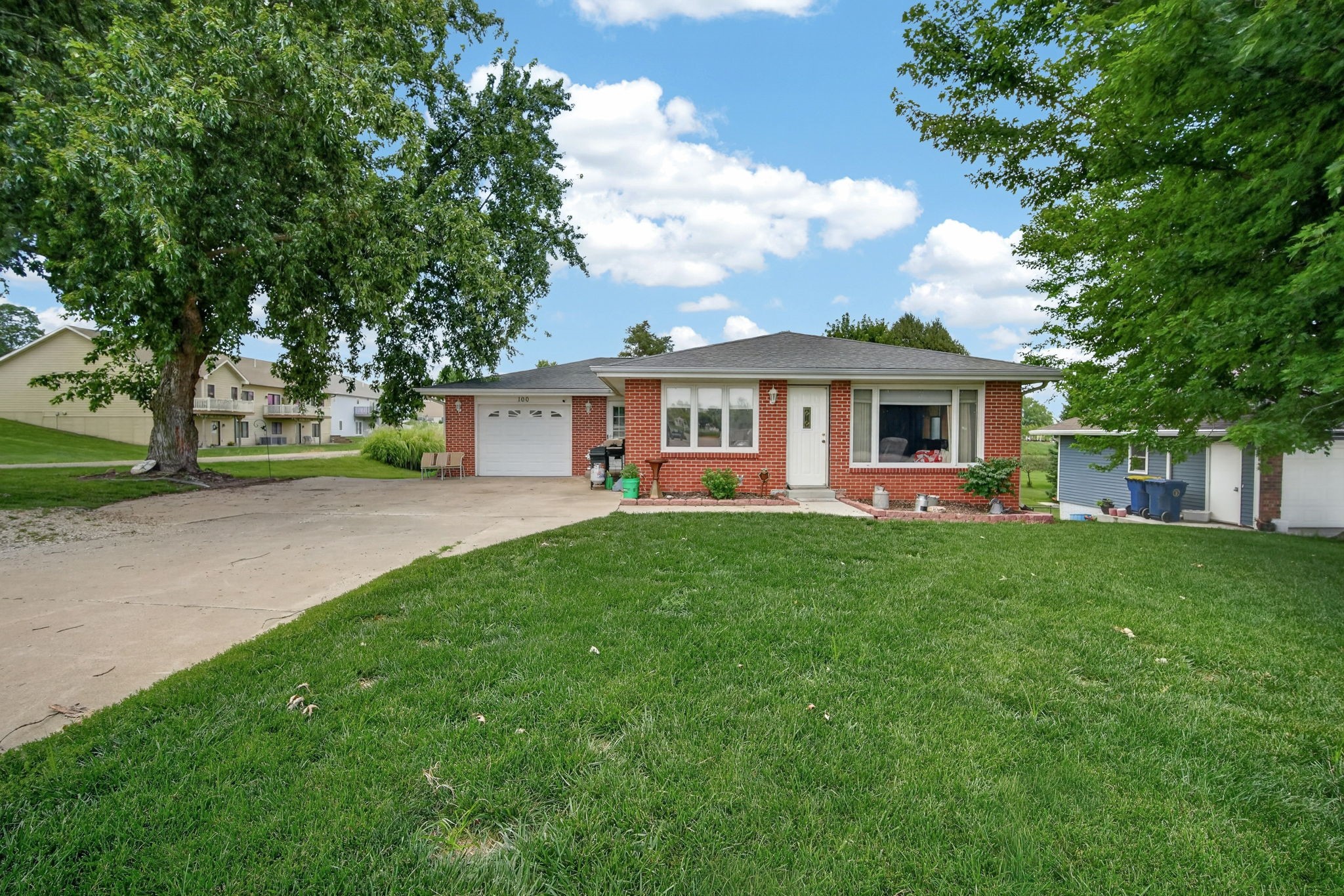 100 Vermeer Road Property Photo 2