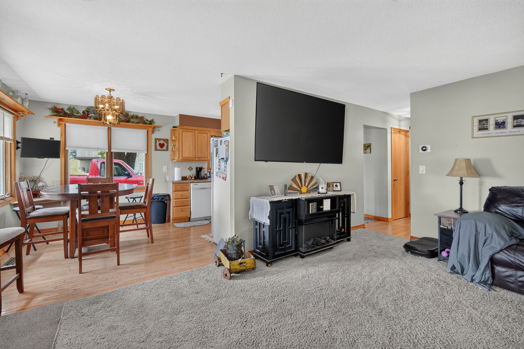 100 Vermeer Road Property Photo 7