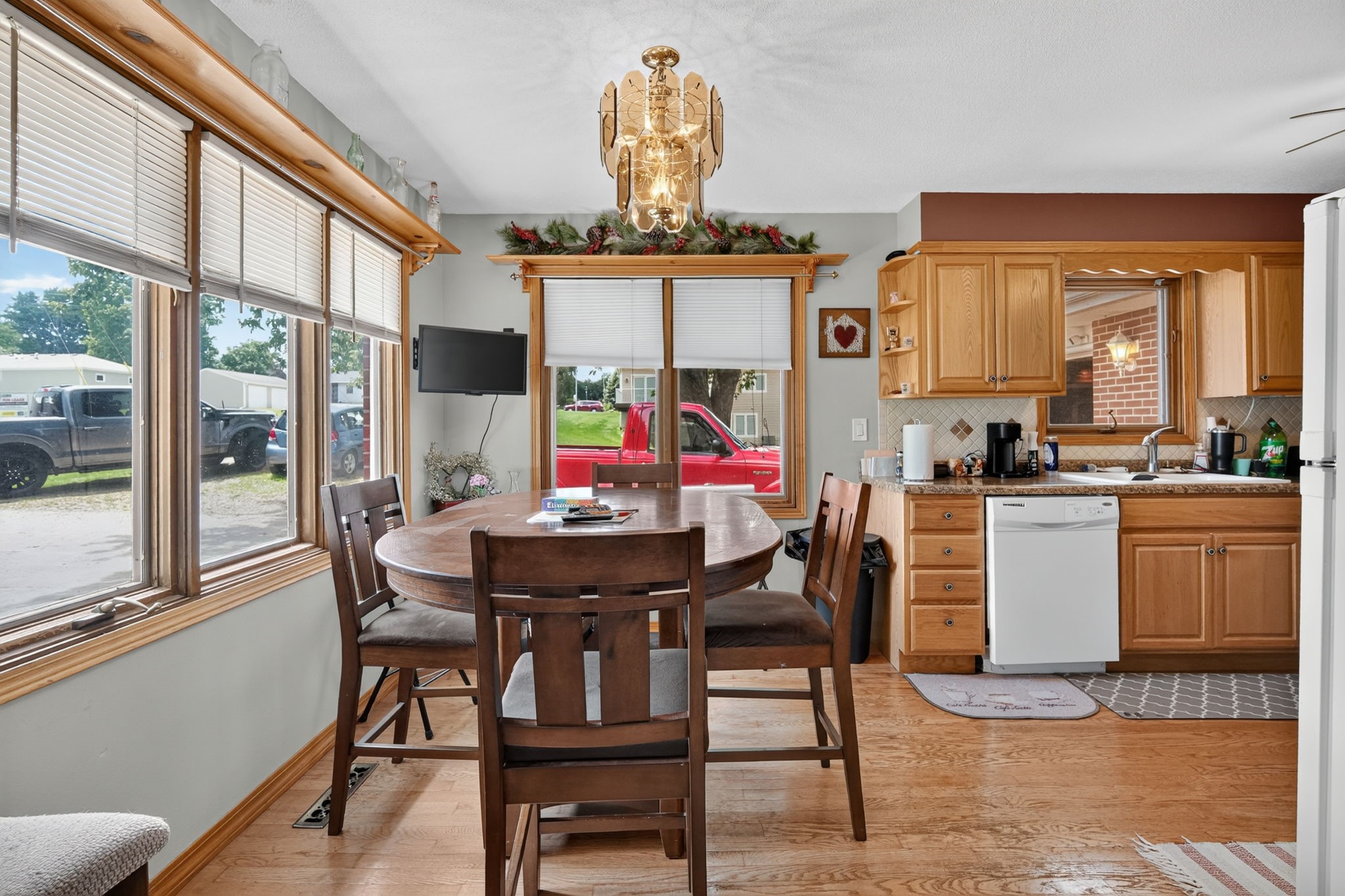 100 Vermeer Road Property Photo 8