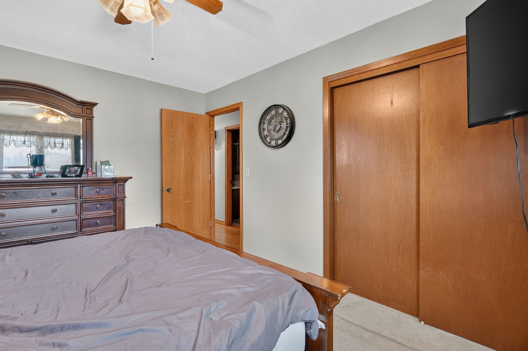 100 Vermeer Road Property Photo 13