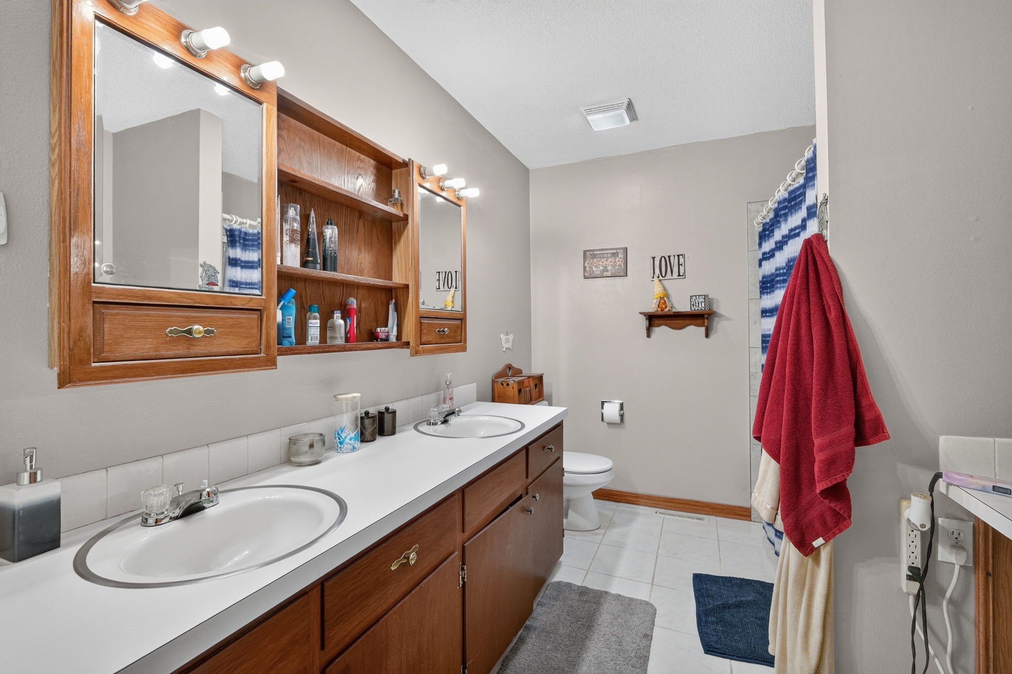 100 Vermeer Road Property Photo 16