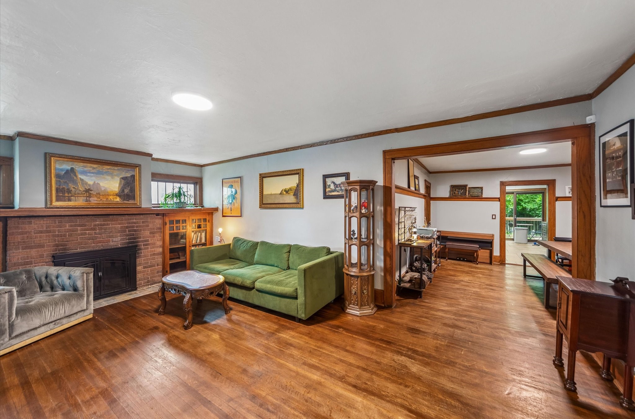 1131 45th Street Property Photo 4