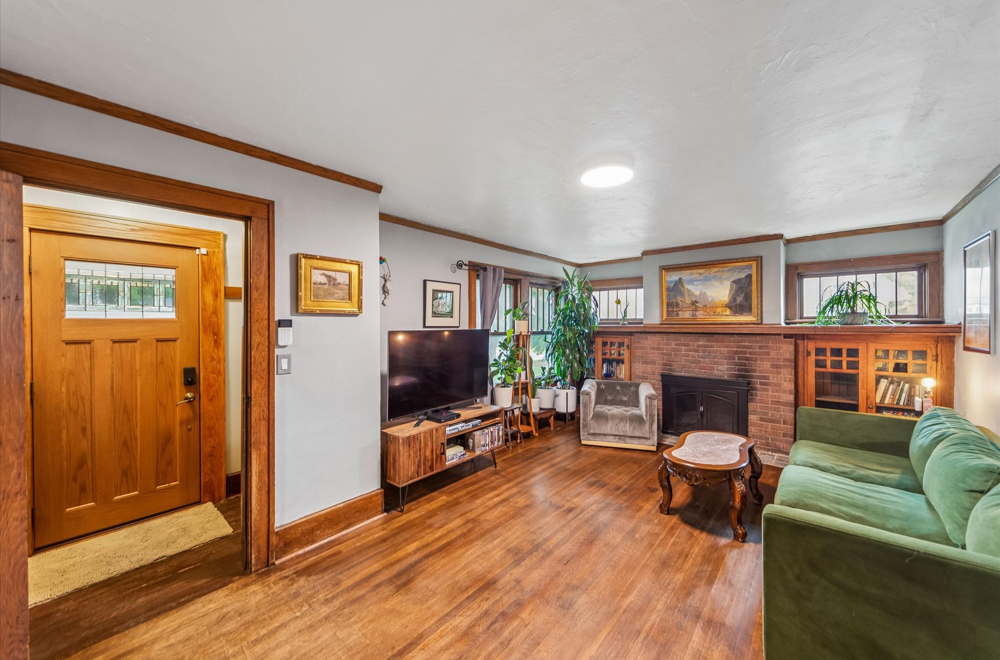 1131 45th Street Property Photo 5