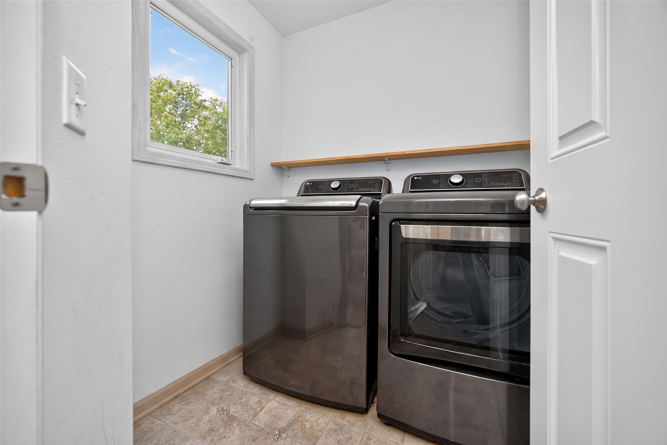 1326 Parkhill Drive Property Photo 20