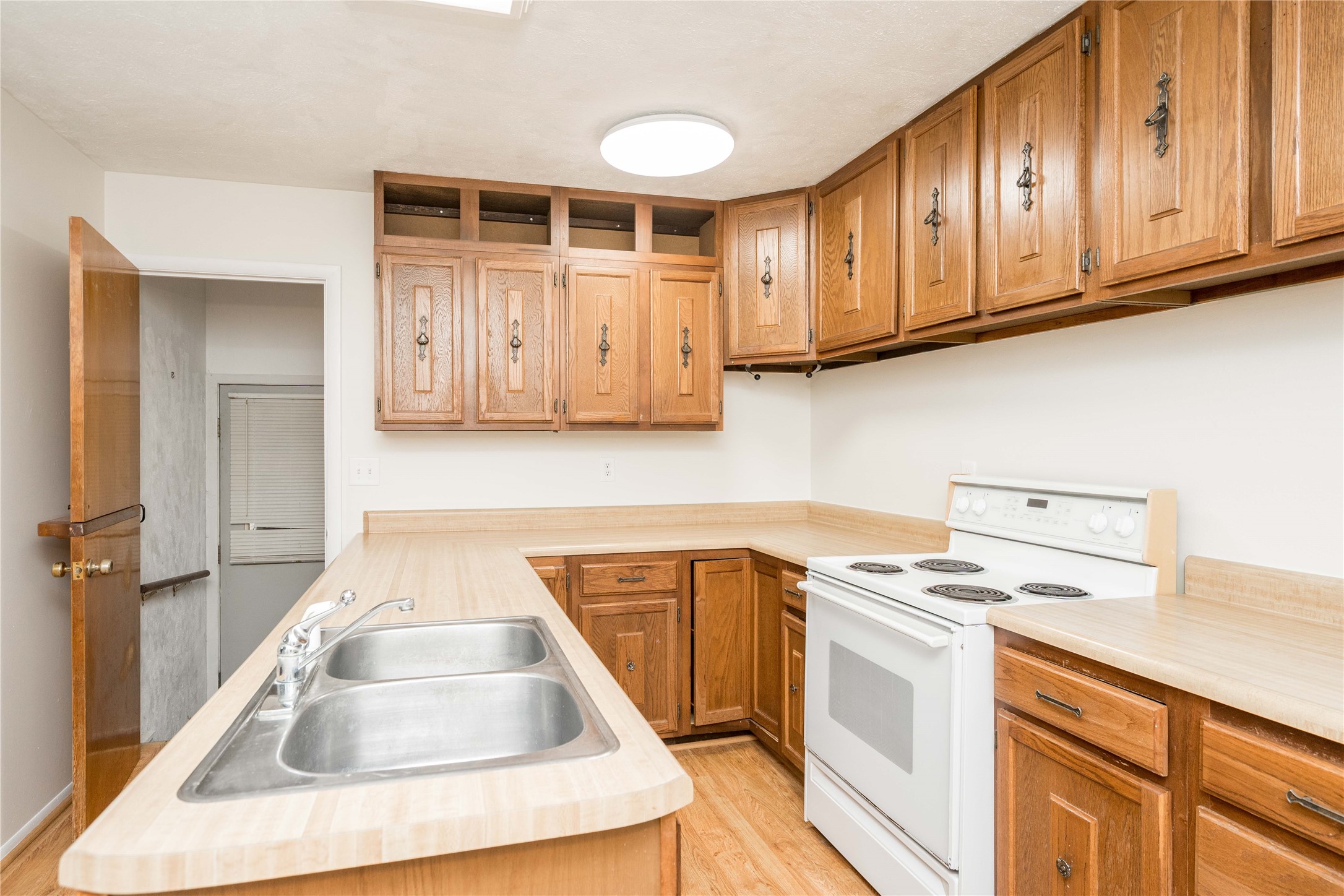 312 W 16th Street N Property Photo 10