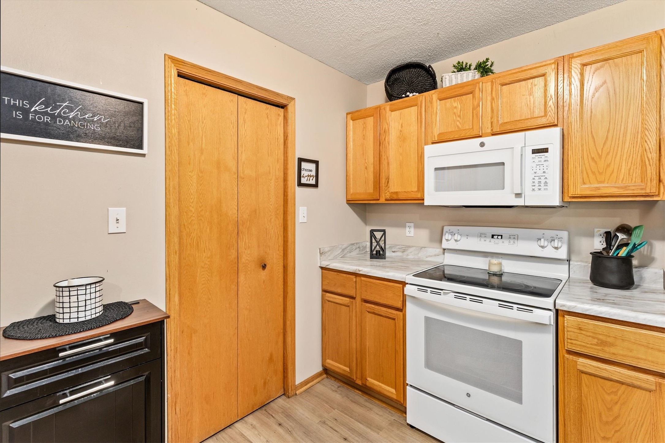 2265 Grand Avenue 4 Property Photo 8