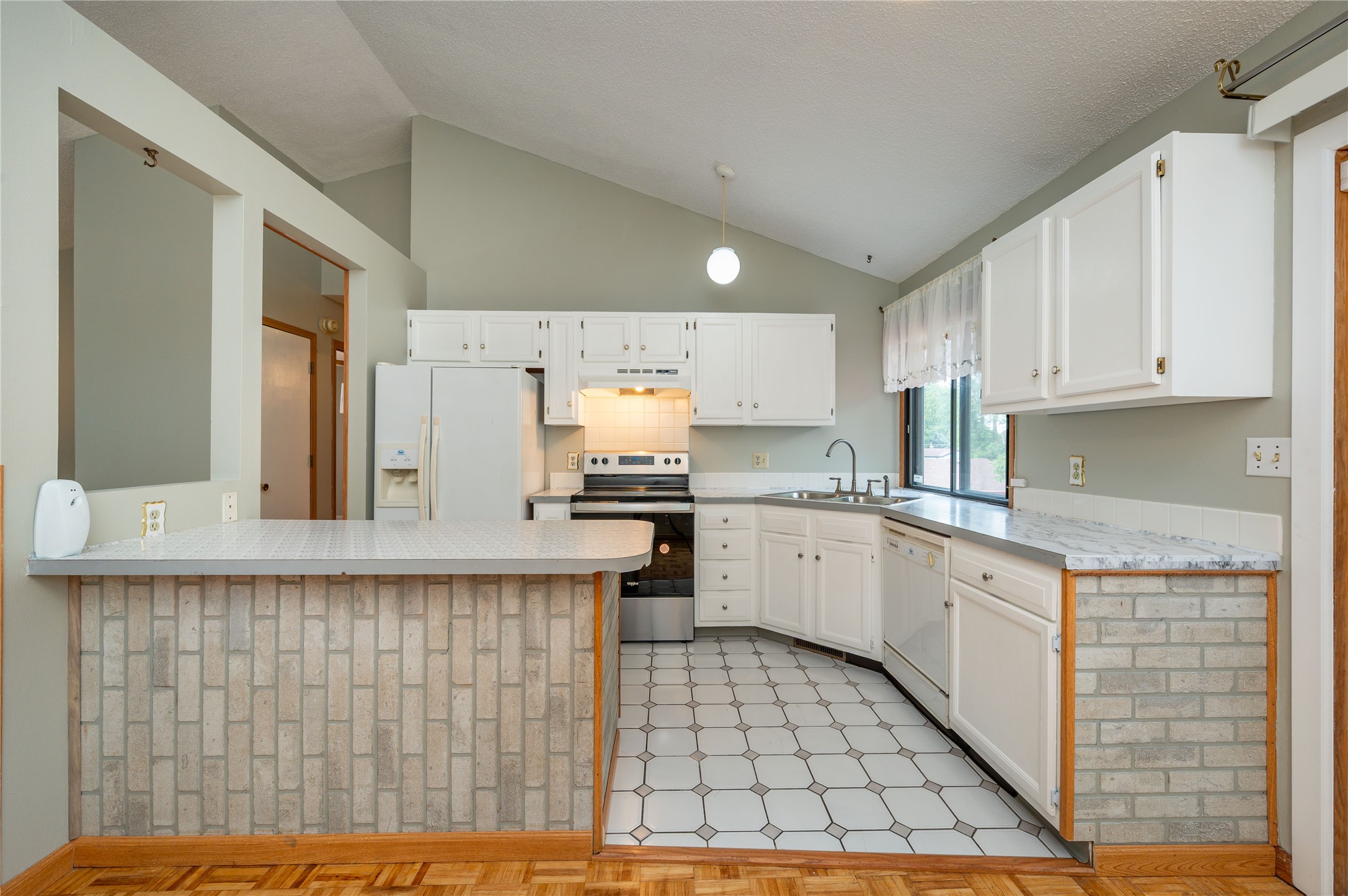 2312 60th Street Property Photo 7