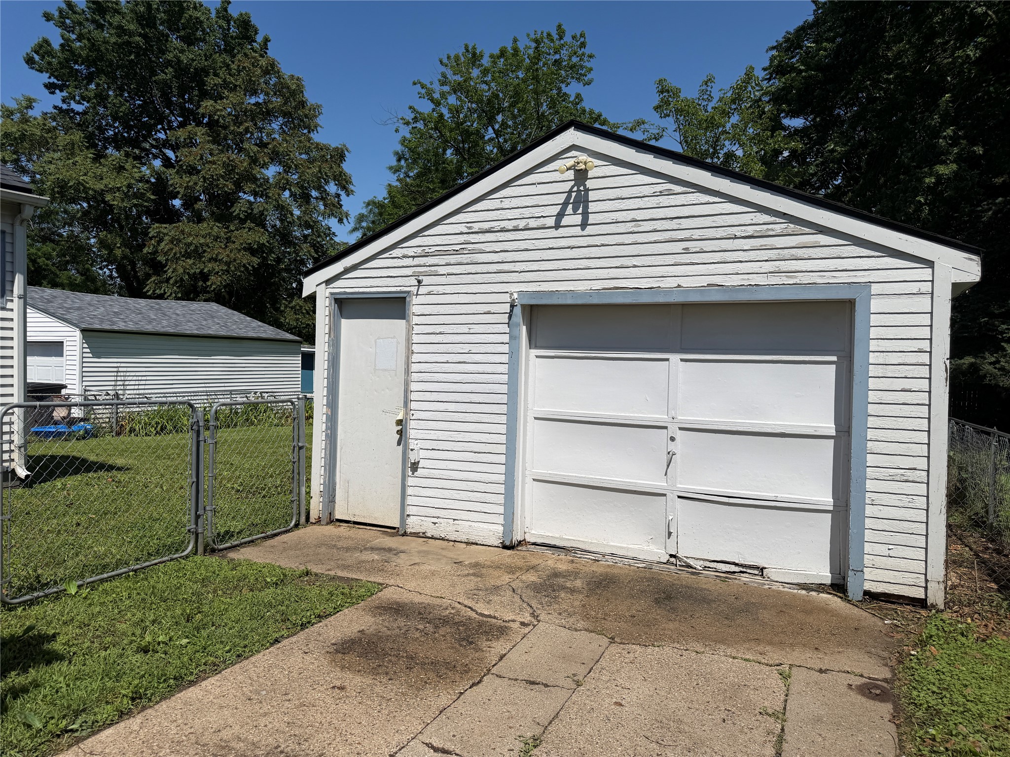 1315 E 25th Street Property Photo 5