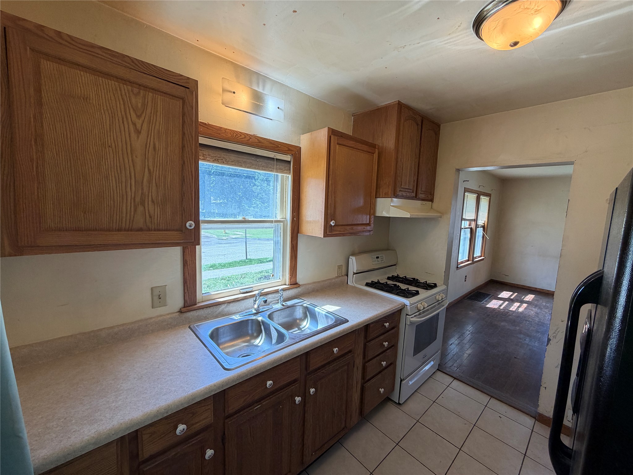 1315 E 25th Street Property Photo 7