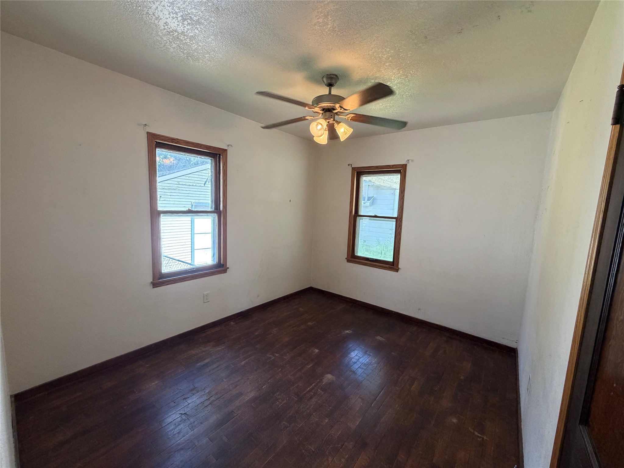 1315 E 25th Street Property Photo 10